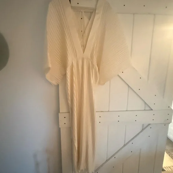 Jen's Pirate Booty Ivory Dress - Picture 2 of 3